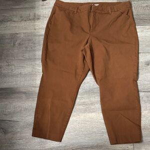 Old Navy Women's Skinny Pants in Rust Brown